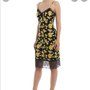 Beautiful summer dress. Fashionable, stylish and a sexy touch!